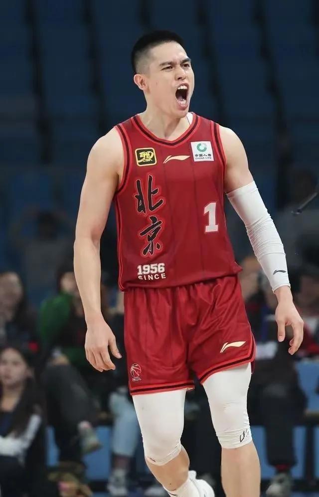 精彩纷呈！球员展现实力，演绎惊天逆转的简单介绍